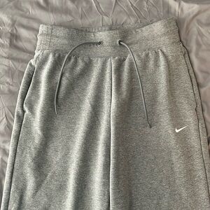 Nike Grey Joggers 💕 || (NWOT)